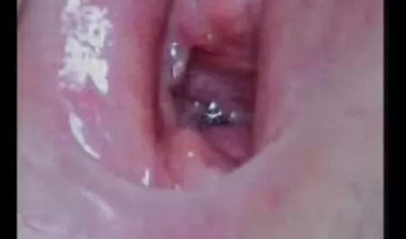 Mỏng con búp bê Đồ bao với phim sec gai tre dep ngón tay và đồ chơi ở phía trước của webcam