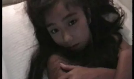 Một, girl xinh sec tóc bằng silicon.