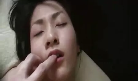 Chồng rắm vợ mình trong trực tràng, xé da sec gai to đen về anh ta