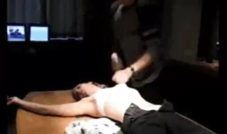 Davalka thủ dâm với ngón phim sec cuc dep tay trong tình dục
