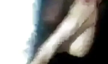 Thư ký mút dương vật sec gai sinh ở văn phòng