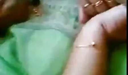 Cô thấy bụng lớn ở phía trước của sec gai cuc xinh webcam