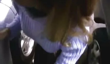 Mẹ vớ ngồi trên chồng mặt ở phía gai dep sec xi trước của webcam