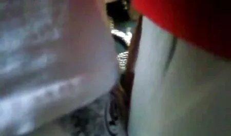 Tung phim sec gai cuc dep hứng bàn.