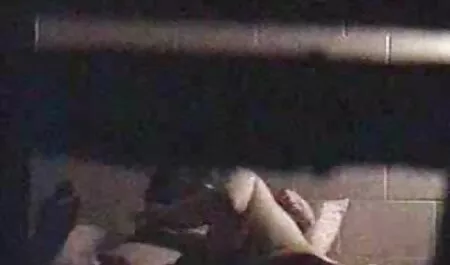Negro chèn Bu lông ở đầu tóc đỏ nữ diễn viên và trong miệng phim sec gai dep của người bạn trong một diễn xuất