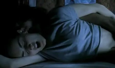 Cô Gái trong âm đạo phim sec girl xinh trong giường