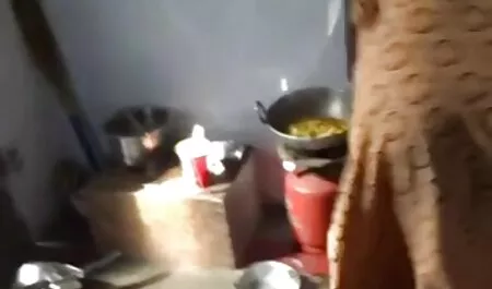 Kẻ giả mạo điền vào miệng của nữ diễn phim sec gai xinh dep viên trung diễn xuất